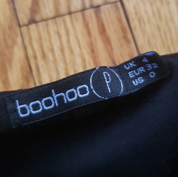 Boohoo off shoulder black bodycon dress - Picture 3 of 5